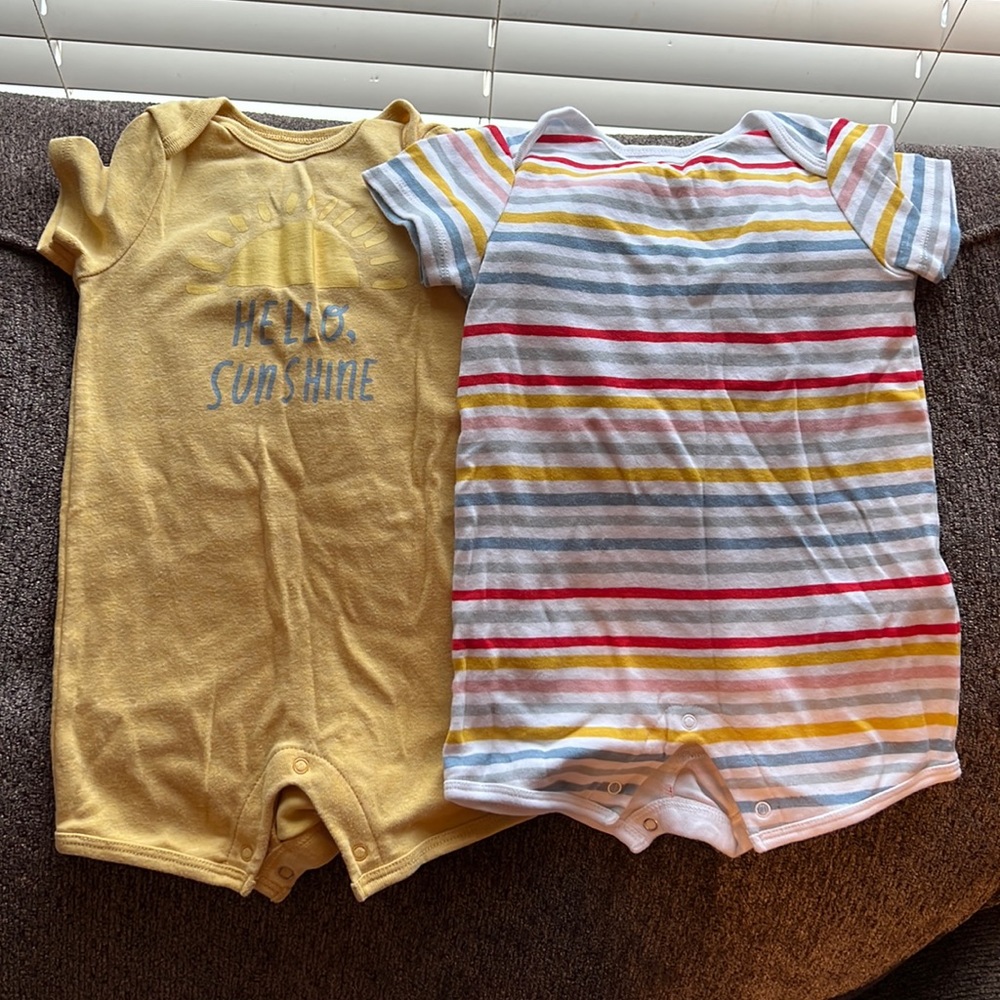 Short sleeve short onesies (2)